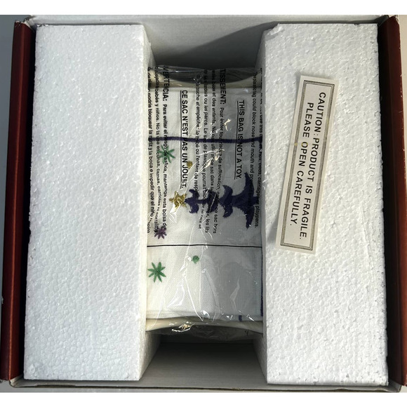 NEW LENOX Porcelain Holiday Napkin Holder Linen Napkins Holly Berry Never Opened - Picture 5 of 10